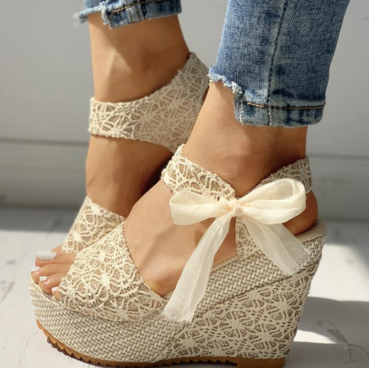 Lola - Sandales élégantes à talons compensés, au confort luxueux et aux accents uniques pour les femmes