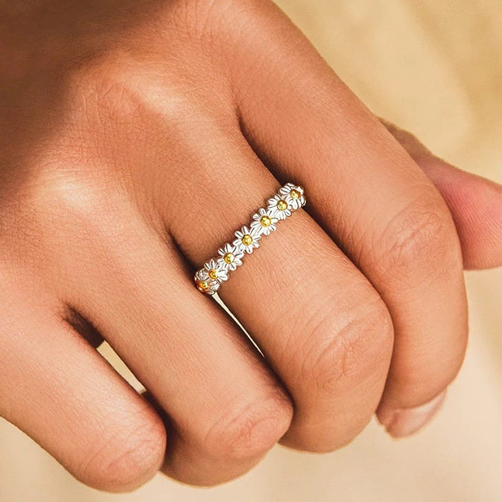 Elodie - Élégante bague marguerite en filigrane pour femme
